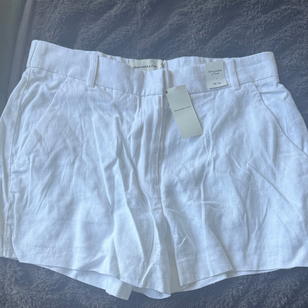 Abercrombie & Fitch White Women's Bermudas